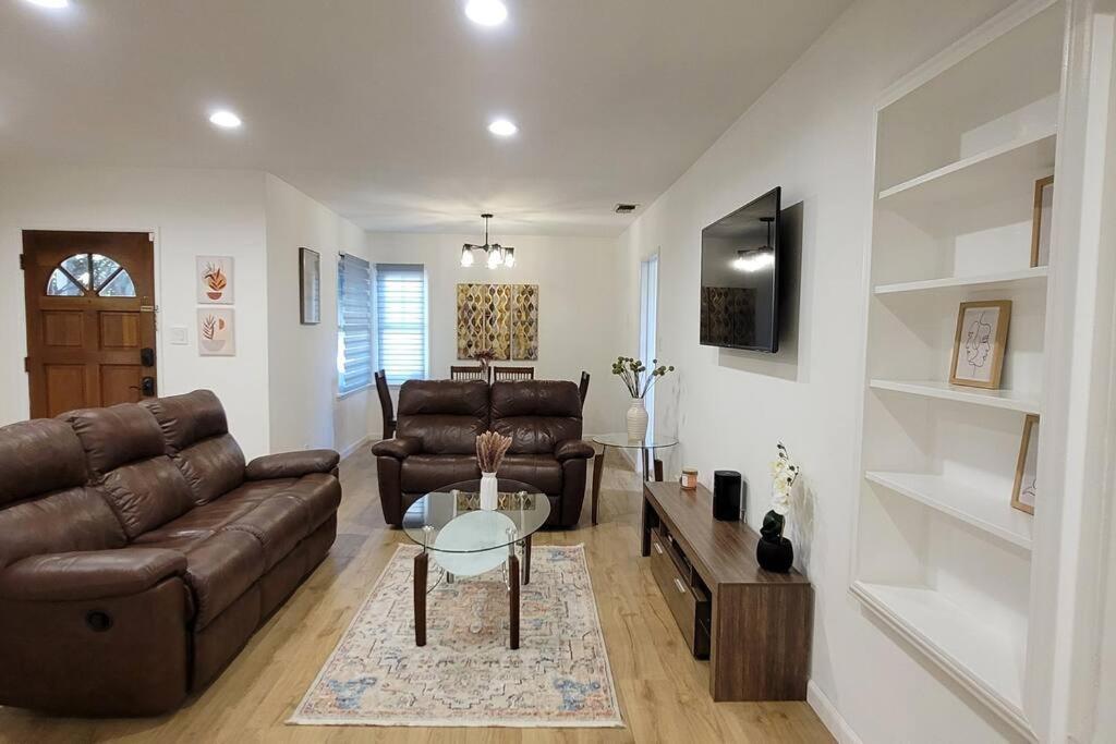 Newly Furnished Pool House Villa ลอสแอนเจลิส ภายนอก รูปภาพ