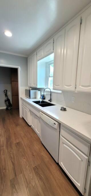 Newly Furnished Pool House Villa ลอสแอนเจลิส ภายนอก รูปภาพ
